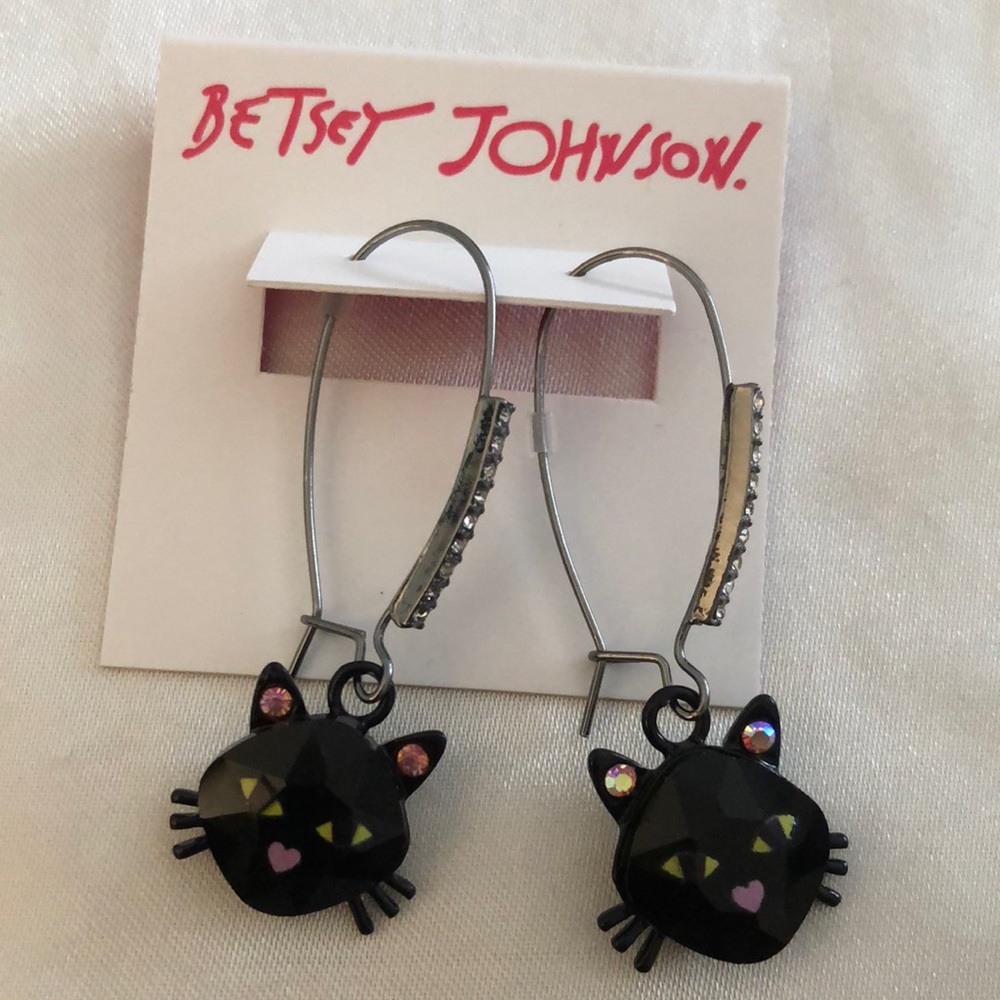Betsey Johnson Gun Metal Tone Black Cat Drop Earrings Crystal Accents NWT.